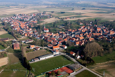 Sportplatz- Fussballplatz am Rand von Hunspach in Grand Est im Bundesland Bas-Rhin, Frankreich