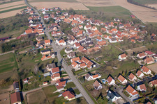 Hermerswiller im Bundesland Bas-Rhin, Frankreich von oben gesehen