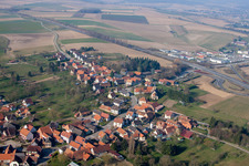 Schrägluftbild von Hohwiller im Bundesland Bas-Rhin, Frankreich