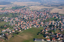 Surbourg im Bundesland Bas-Rhin, Frankreich aus der Drohnenperspektive
