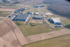 Drohnenbild von Eschbach im Bundesland Bas-Rhin, Frankreich