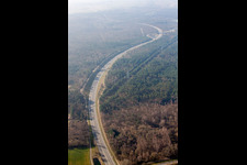 Schweighouse-sur-Moder im Bundesland Bas-Rhin, Frankreich von der Drohne aus gesehen