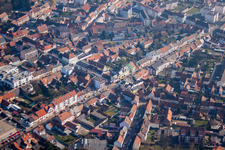 Bischwiller im Bundesland Bas-Rhin, Frankreich von der Drohne aus gesehen