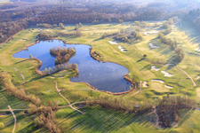 Golfanlage Landgut Dreihof - GOLF absolute am Morgen in Essingen im Bundesland Rheinland-Pfalz, Deutschland von oben gesehen