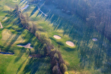 Golfanlage Landgut Dreihof - GOLF absolute am Morgen in Essingen im Bundesland Rheinland-Pfalz, Deutschland aus der Luft betrachtet