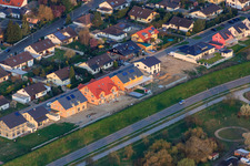 Schrägluftbild von Forstlandalllee in Jockgrim im Bundesland Rheinland-Pfalz, Deutschland