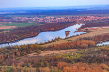 Luftbild von Baggersee Rohrköpfle in Linkenheim-Hochstetten im Bundesland Baden-Württemberg, Deutschland