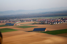 Schrägluftbild von Schleithal im Bundesland Bas-Rhin, Frankreich