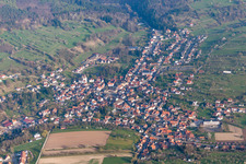 Luftaufnahme von Dorfansicht in Lembach im Bundesland Bas-Rhin, Frankreich