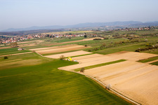 Drohnenbild von Gunstett im Bundesland Bas-Rhin, Frankreich