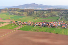Dorfansicht aus Süden vor der Schlechtsarter Schweiz im Bundesland Thüringen, Deutschland
