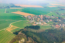 Dorfansicht aus Südwesten im Ortsteil Schottenstein in Itzgrund im Bundesland Bayern, Deutschland