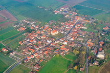 Dorfansicht aus Südosten im Ortsteil Untereßfeld in Bad Königshofen im Grabfeld im Bundesland Bayern, Deutschland