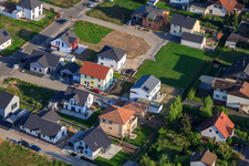 Drohnenaufname von Neubaugebiet Ost (Im Holderbusch) in Minfeld im Bundesland Rheinland-Pfalz, Deutschland
