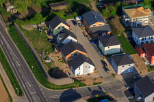 Schrägluftbild von Neubaugebiet Ost (Im Holderbusch) in Minfeld im Bundesland Rheinland-Pfalz, Deutschland