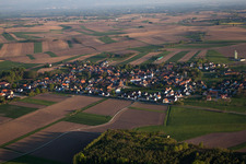 Schleithal im Bundesland Bas-Rhin, Frankreich von der Drohne aus gesehen