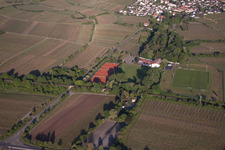 Sportheim, Tennisgemeinschaft Hildebrandseck THG im Ortsteil Königsbach in Neustadt an der Weinstraße im Bundesland Rheinland-Pfalz, Deutschland