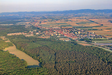 Stadtansicht am Morgn von Osten in Kandel im Bundesland Rheinland-Pfalz, Deutschland aus der Luft