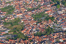 Mauritiusstraße aus Osten in Rülzheim im Bundesland Rheinland-Pfalz, Deutschland