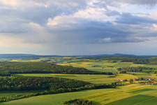 Luftbild von Felder und Wälder in Brakel im Bundesland Nordrhein-Westfalen, Deutschland