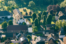 Luftbild von Schloßgraben im Ortsteil Meinbrexen in Lauenförde im Bundesland Niedersachsen, Deutschland