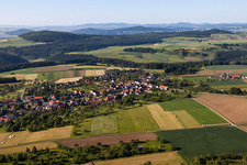 Luftbild von Dorfansicht im Ortsteil Langenthal in Trendelburg im Bundesland Hessen, Deutschland