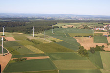 Windpark Haarbrück-Wortberg in Beverungen im Bundesland Nordrhein-Westfalen, Deutschland aus der Luft