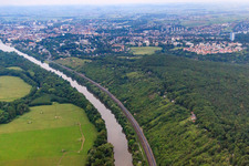 Wochenendhäusser über dem Mainhang an der Bismarckhöhe in Schweinfurt im Bundesland Bayern, Deutschland