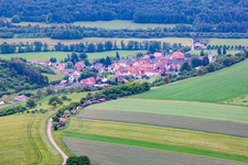 Luftbild von Ortsteil Halsheim in Arnstein im Bundesland Bayern, Deutschland