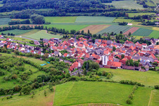 Dorfansicht aus Norden im Ortsteil Müdesheim in Arnstein im Bundesland Bayern, Deutschland