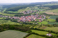 Dorfansicht im Ortsteil Reuchelheim in Arnstein im Bundesland Bayern, Deutschland