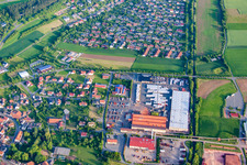 Gebäude und Produktionshallen auf dem Werksgelände der Ziegelei Braas GmbH - Verkaufsregion und Lager Hainstadt in Buchen im Bundesland Baden-Württemberg, Deutschland