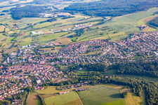 Ortsansicht der Straßen und Häuser der Wohngebiete in Buchen im Bundesland Baden-Württemberg, Deutschland