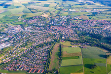 Ortsansicht der Straßen und Häuser der Wohngebiete in Buchen im Bundesland Baden-Württemberg, Deutschland von oben
