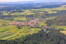 Dorfansicht im Nordschwarzwald aus Westen im Ortsteil Gültlingen in Wildberg im Bundesland Baden-Württemberg, Deutschland