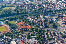 Kunstrasenplatz und Tennisplätze des  Tennisklub SSV Ulm 1846 im Ortsteil Oststadt im Bundesland Baden-Württemberg, Deutschland