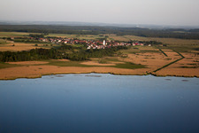 Ortsansicht der Straßen und Häuser der Wohngebiete im Ortsteil Kappel in Alleshausen in Oggelshausen im Bundesland Baden-Württemberg, Deutschland
