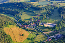 Haupt- & Landgestüt Marbach (ökologische Bewirtschaftung) im Ortsteil Marbach an der Lauter in Gomadingen im Bundesland Baden-Württemberg, Deutschland