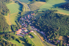 Haupt- und Landgestüt Marbach - Gestütshof Offenhausen an der Lauterquelle in Gomadingen im Bundesland Baden-Württemberg, Deutschland