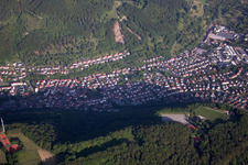 Unterhausen von Osten in Lichtenstein im Bundesland Baden-Württemberg, Deutschland