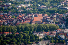 Kirchengebäude der Stiftskirche im Altstadt- Zentrum der Innenstadt in Tübingen im Bundesland Baden-Württemberg, Deutschland