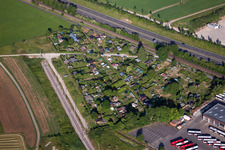 Schrebergärten an der B28 im Ortsteil Derendingen in Tübingen im Bundesland Baden-Württemberg, Deutschland