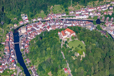 Luftbild von Schleife der Enz in Neuenbürg im Bundesland Baden-Württemberg, Deutschland