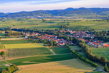 Luftbild von Dorfansicht am Morgen aus Südosten in Dierbach im Bundesland Rheinland-Pfalz, Deutschland