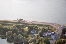 Schrägluftbild von Drusenheim im Bundesland Bas-Rhin, Frankreich