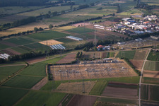 Luftbild von Gelände des Umspannwerkes zur Spannungs- Wandlung und elektrischen Strom- Versorgung der ENBW in Eichstetten am Kaiserstuhl im Bundesland Baden-Württemberg, Deutschland