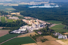 Gelände und Abraum- Flächen Zement- Tagebau und Baustoff- Werk Saint-Gobain Weber GmbH  Merdingen in Merdingen im Bundesland Baden-Württemberg, Deutschland