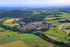 Dorfansicht aus Osten im Ortsteil Hartmannshain in Grebenhain im Bundesland Hessen, Deutschland
