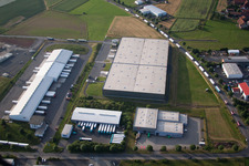 Luftbild von Lagerhallen und Speditionsgebäude der VTL Vernetzte-Transport-Logistik GmbH in Fulda im Ortsteil Malkes im Bundesland Hessen, Deutschland