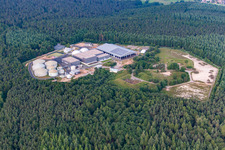 Gebäude und Produktionshallen auf dem Werksgelände des Chemieproduzenten Biothan GmbH im Ortsteil Kleinlüder in Großenlüder im Bundesland Hessen, Deutschland
